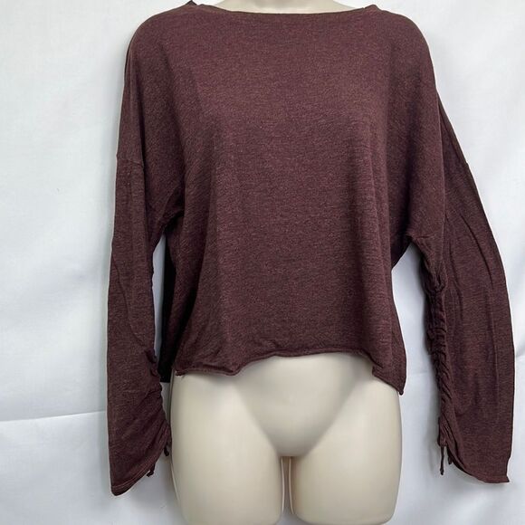 Lanston REVOLVE Merlot longsleeve cropped ruched sleeve top NWT size XS - Picture 1 of 12